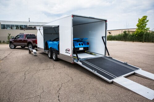 QuPuRa Transportiert Luxus Fahrzeuge